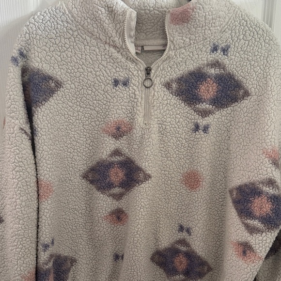 Cozy Cropped Patterned Fleece Pullover - Picture 2 of 4